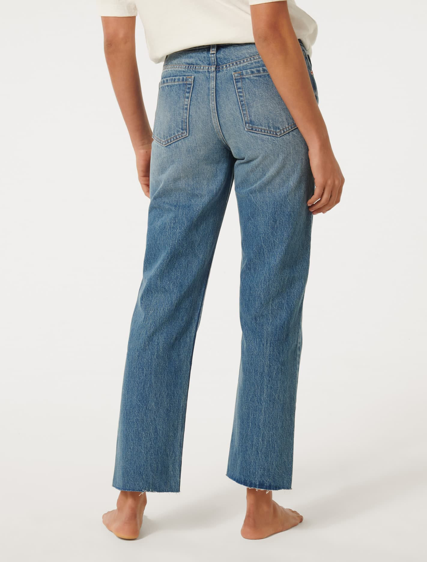 Niki Ankle Straight Jean