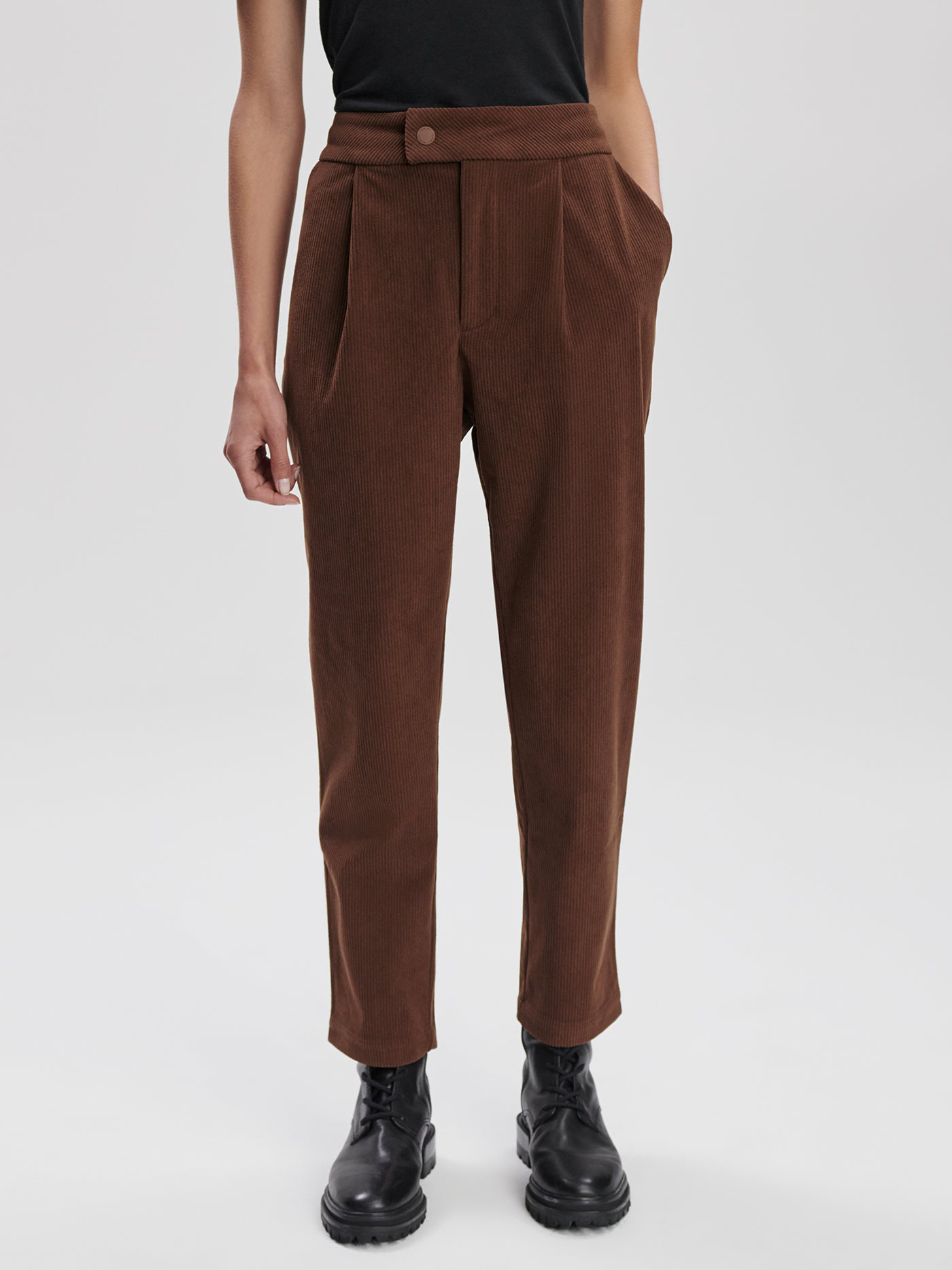 Nell Reg Tapered-Leg Pant 27