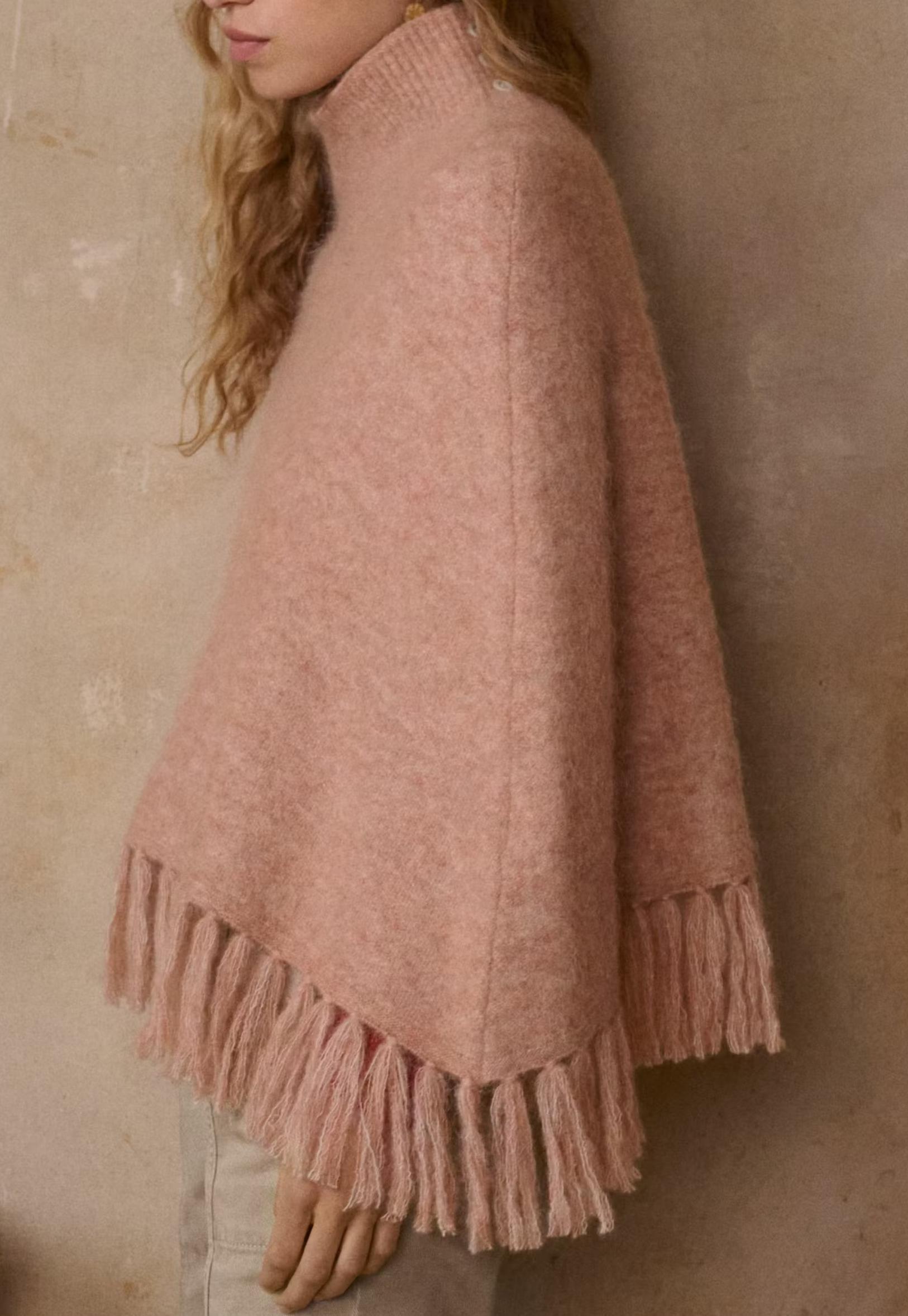 Tassel poncho
Mohair & merino wool blend