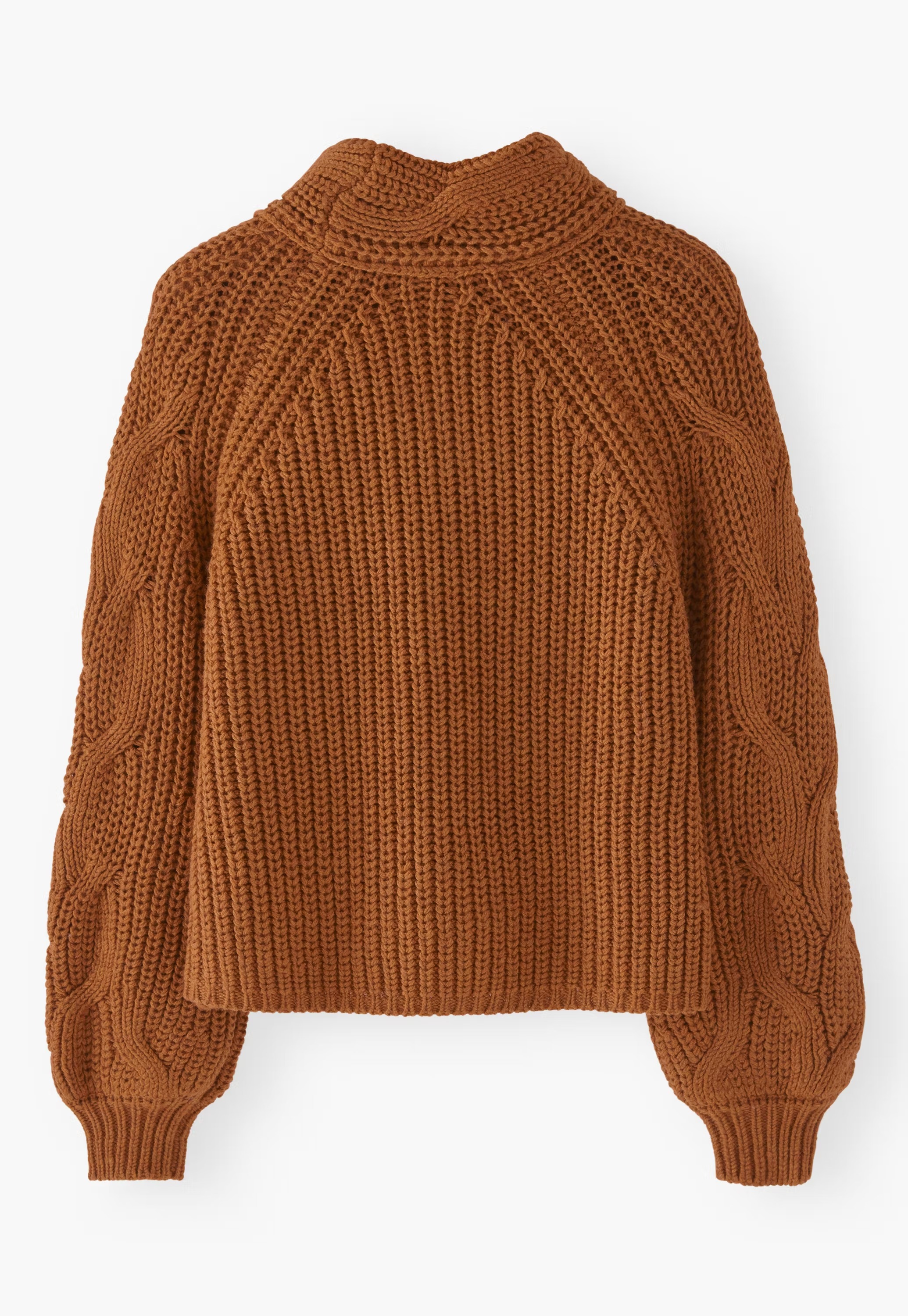 Cable-knit sweater
Merino wool