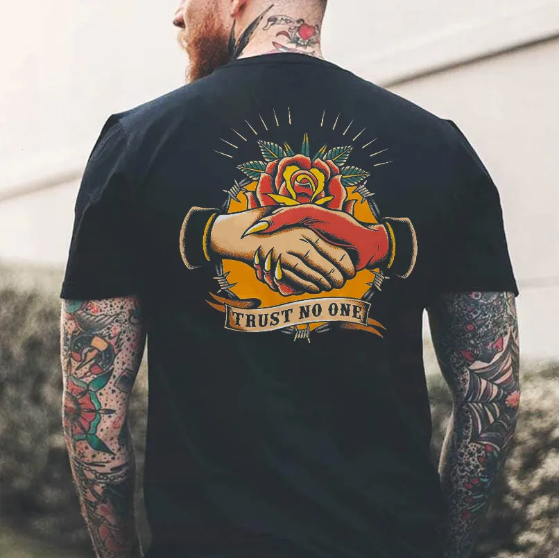 Trust No One Handshake Print Short-sleeved T-shirt