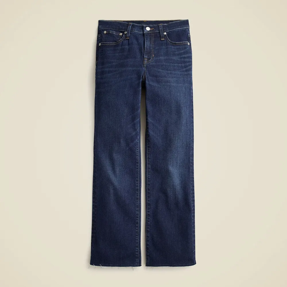 Mid-rise cropped kickout jean super-stretch