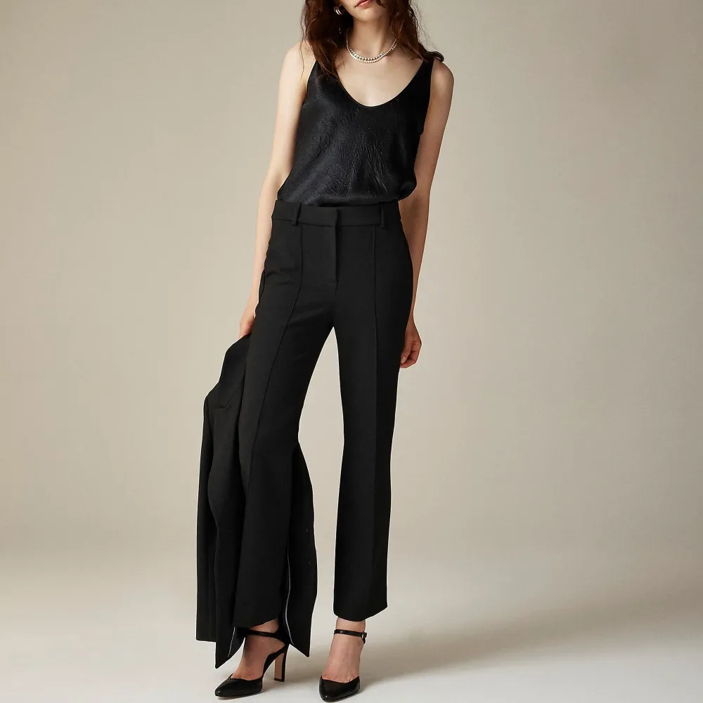 Cropped Natalia pant in four-season stretch