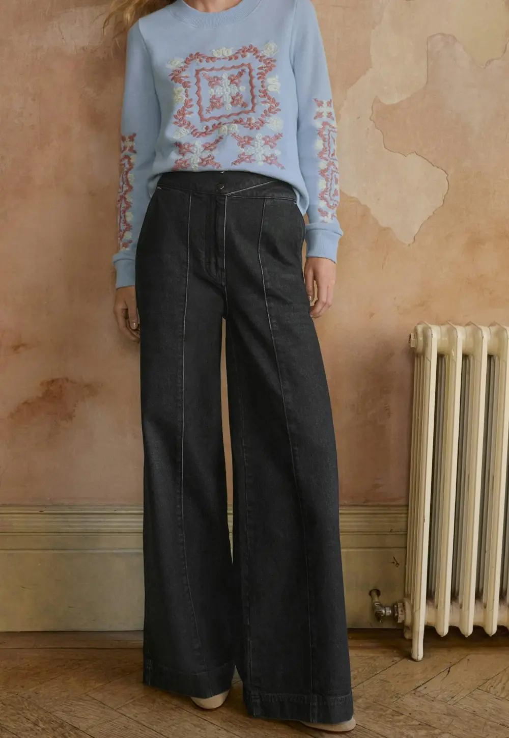 Wide-leg jeans
Recycled cotton