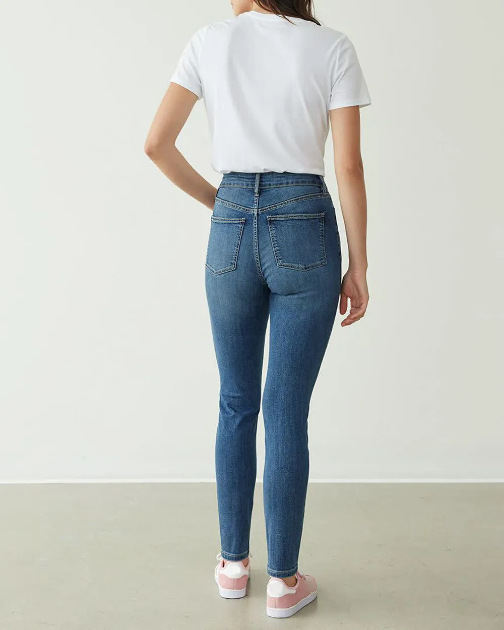 Skinny-Leg High-Rise Jean - The Signature