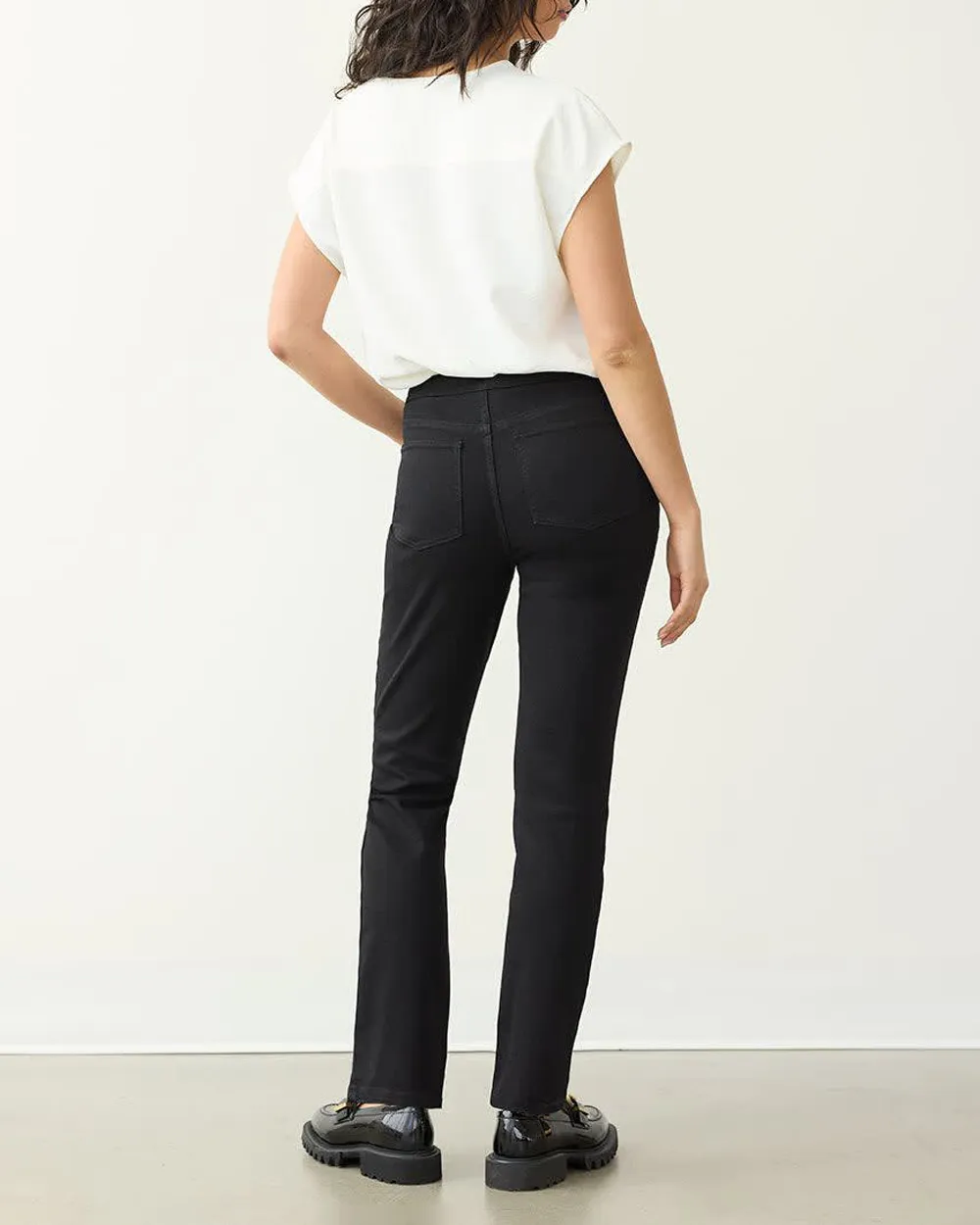 Straight-Leg Mid-Rise Jean - The Comfort