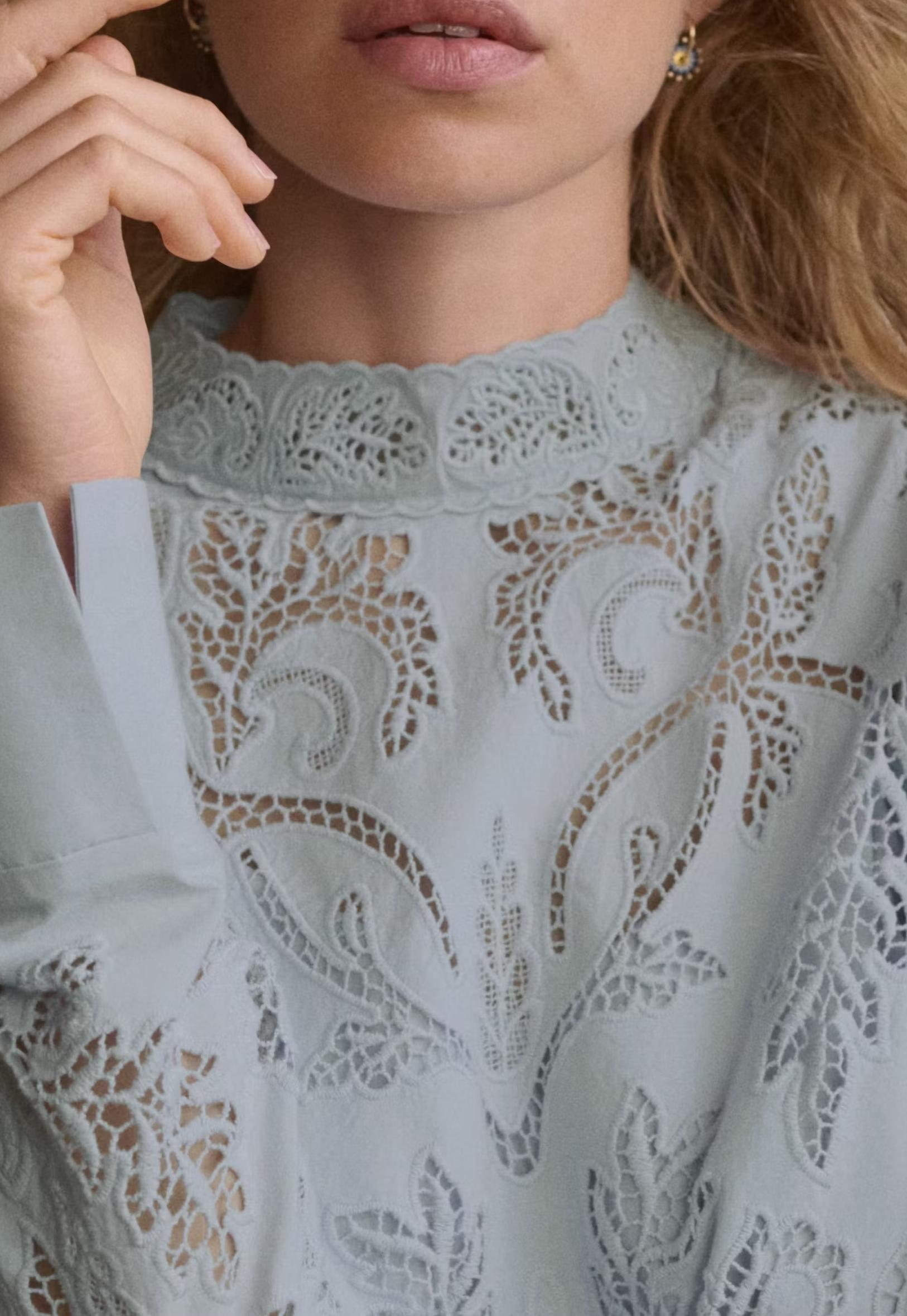 Broderie cutwork top
Embroidered cotton