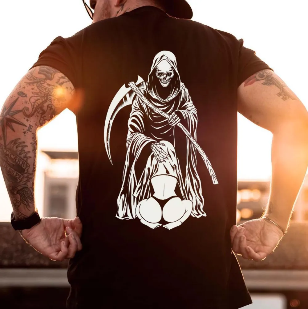 Hiding In The Reaper Crotch Printed Men's T-shirt