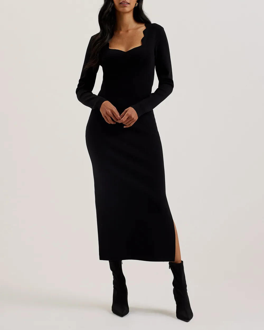 Sharmha Scallop Detailed Bodycon Midi Knit Dress Black