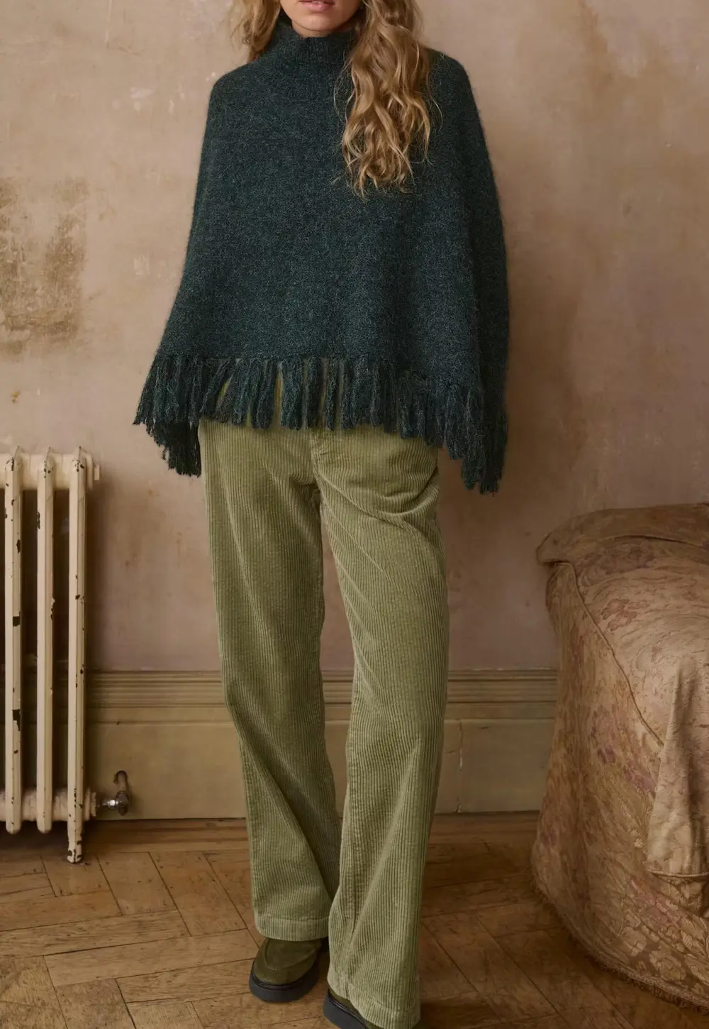 Tassel poncho
Mohair & merino wool blend