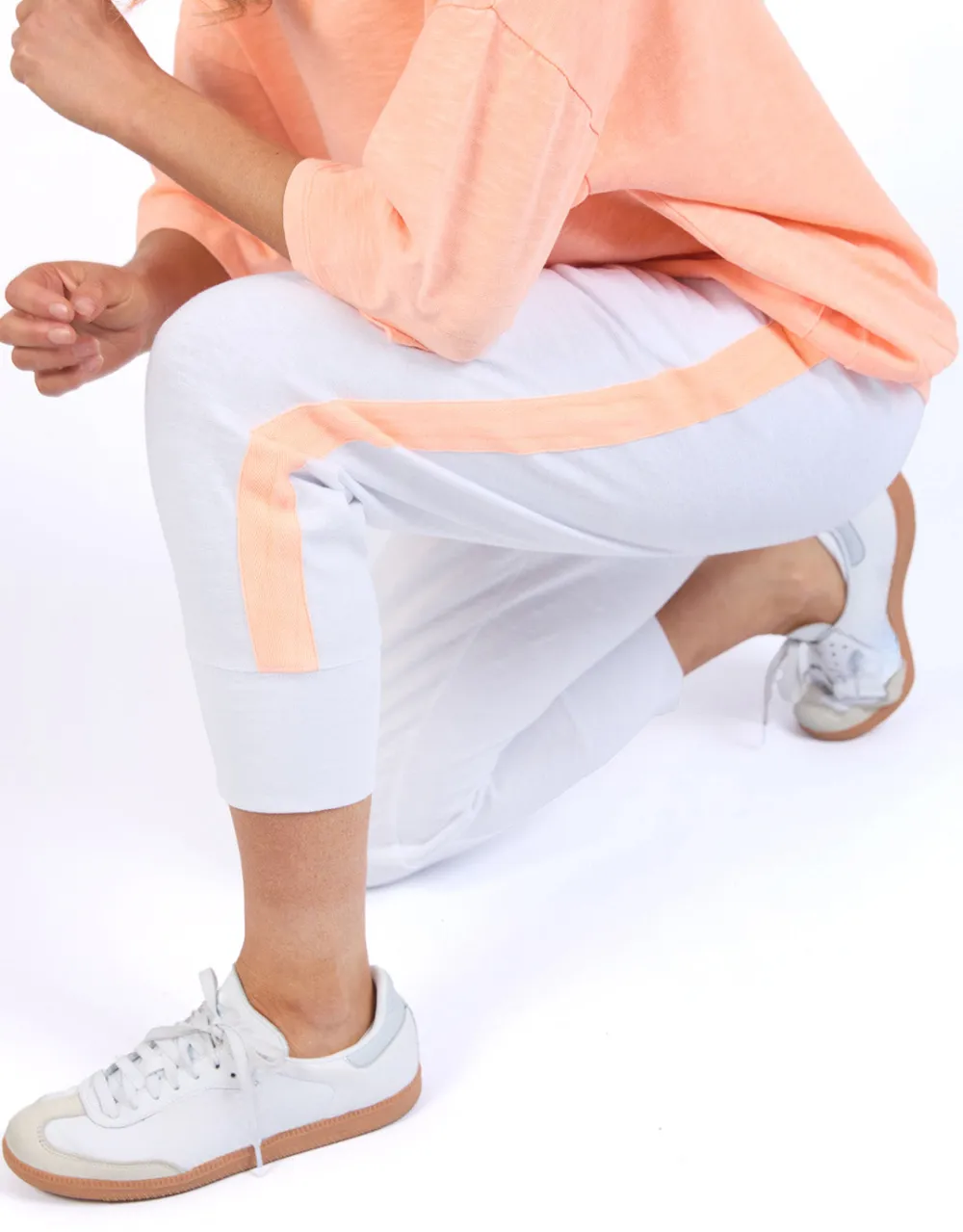 Neon Side Tape 3/4 Brunch Pants - White/Neon Orange