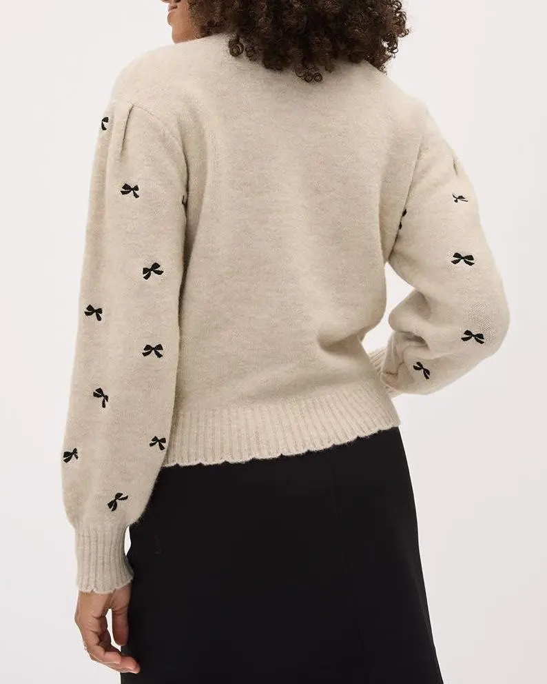 Long-Sleeve Crew-Neck Spongy Pullover with Scalloped Trims