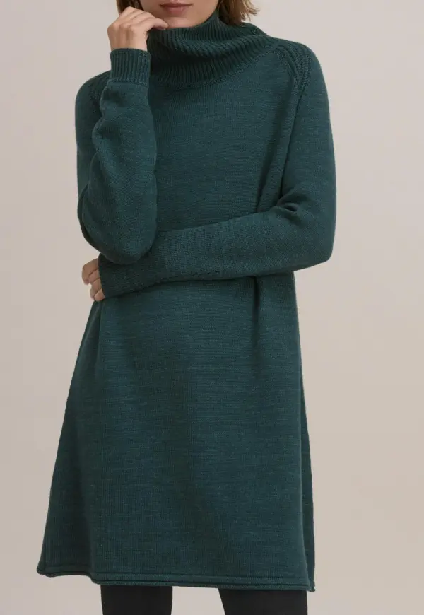 Knitted dress
Wool & organic cotton