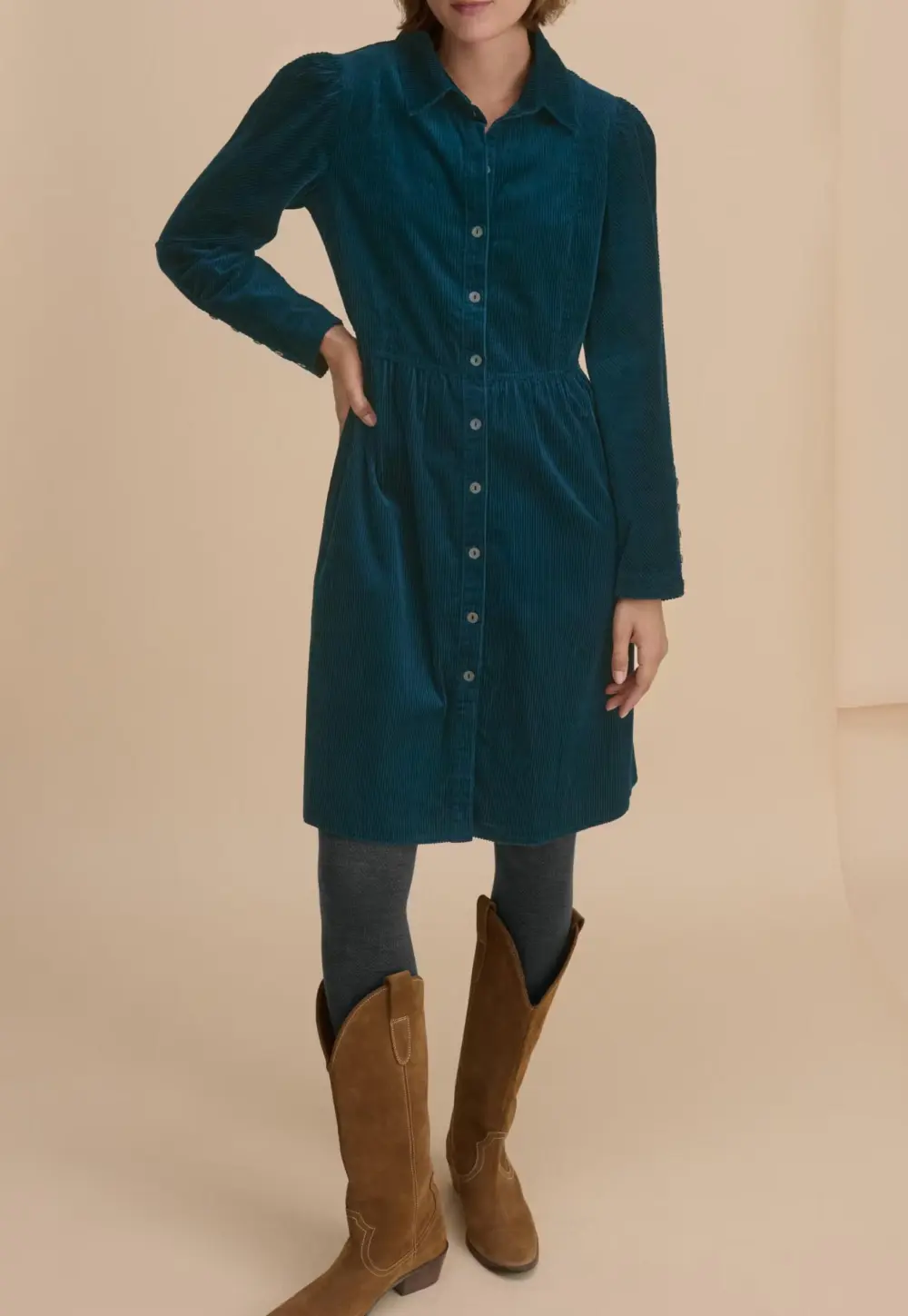 Button-through dress
Lightweight cotton cord