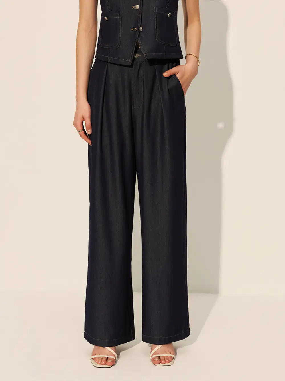 Pocketed Plain Wide-Leg Jeans