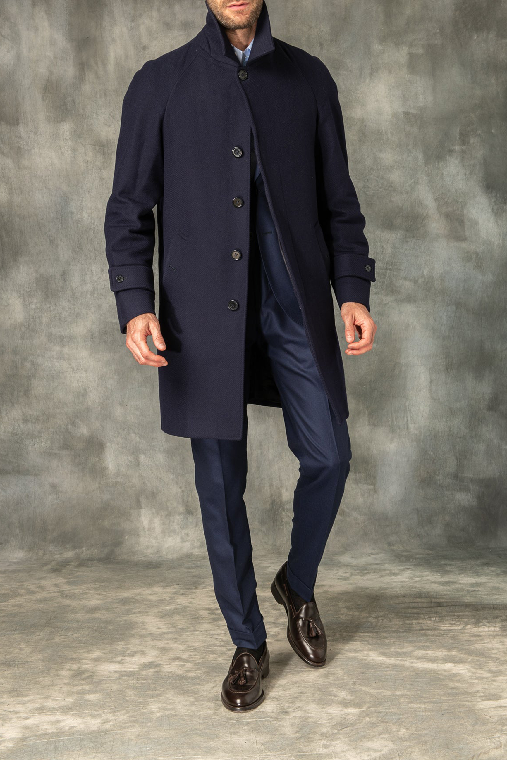 BLUE RAGLAN COAT IN LORO PIANA WOOL