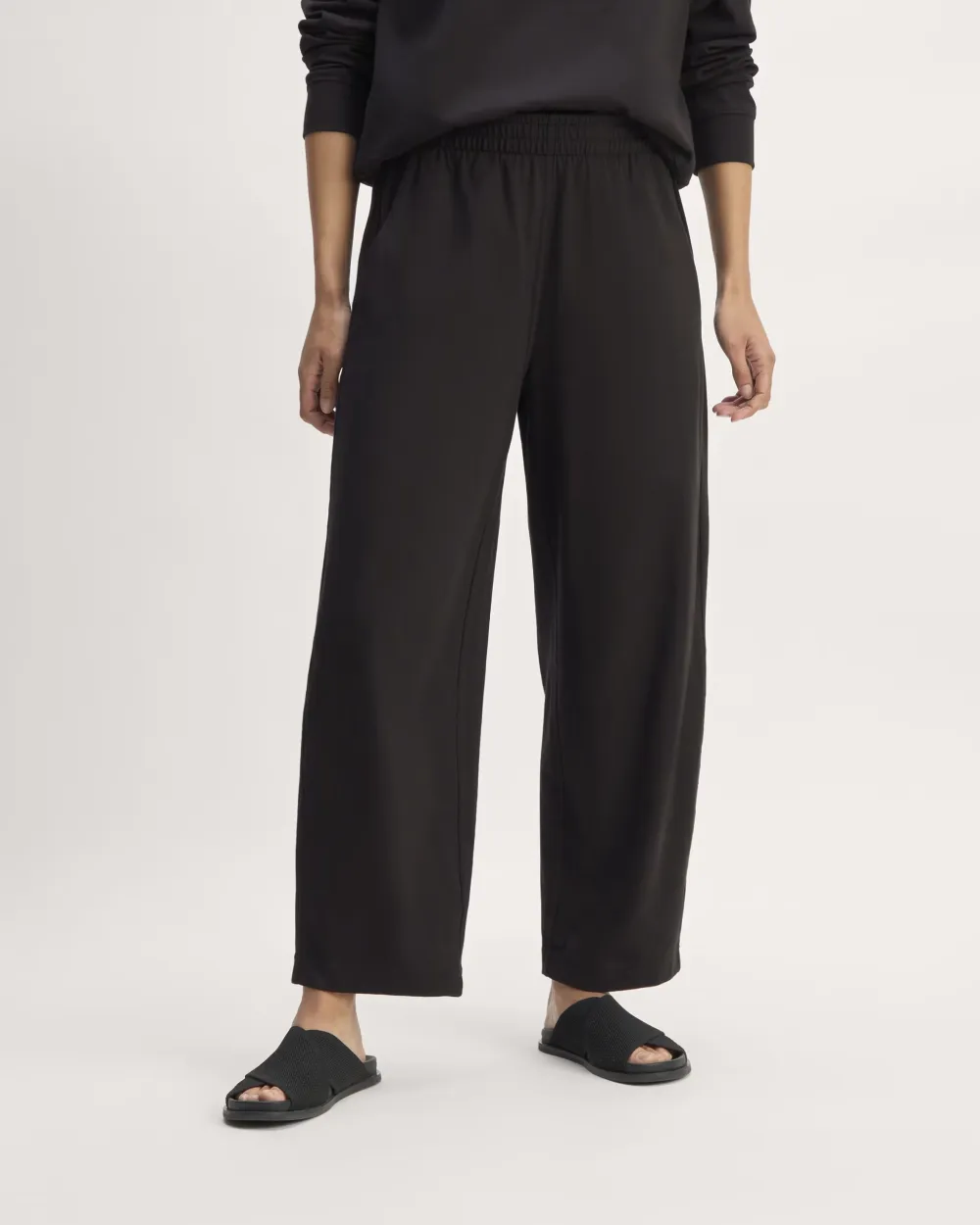 The Off-Duty Barrel Pant