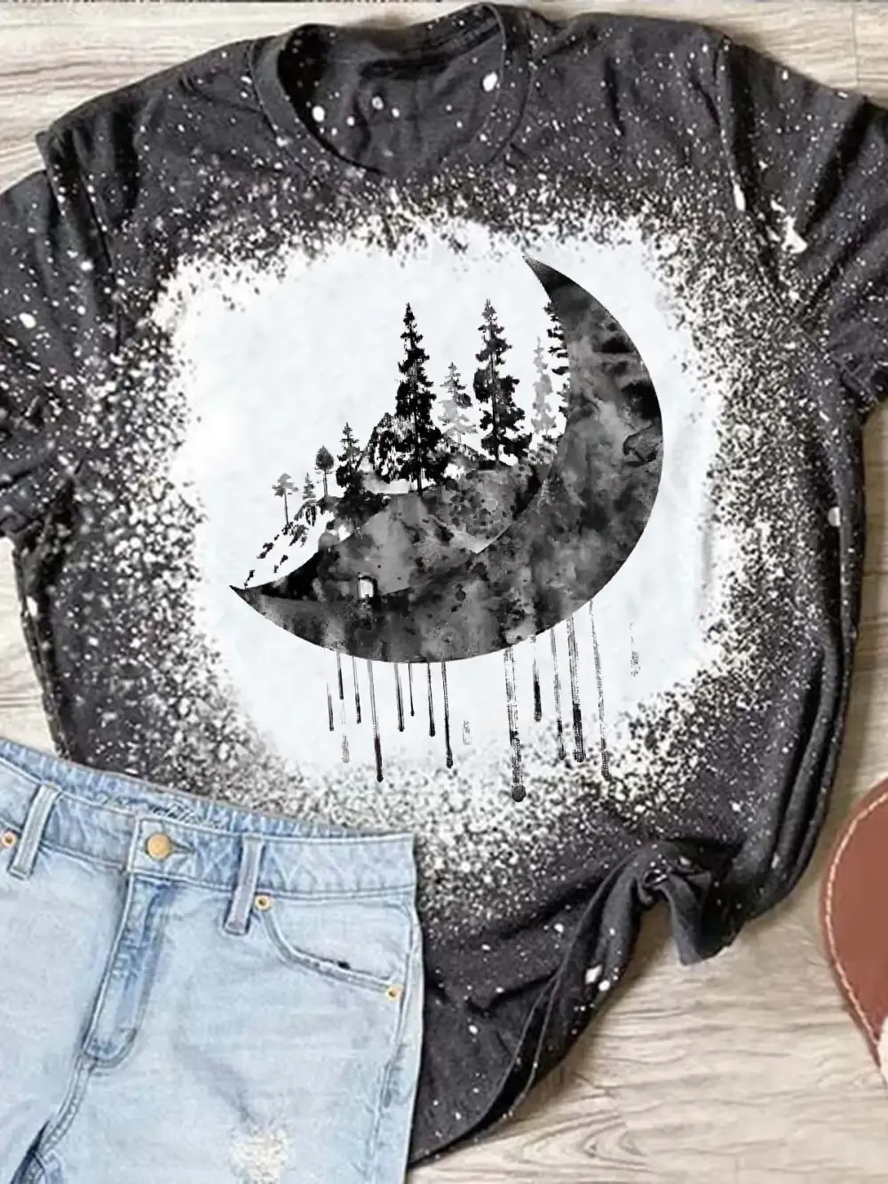 Women's Moon and Star Print Tie-Dye T-Shirt
