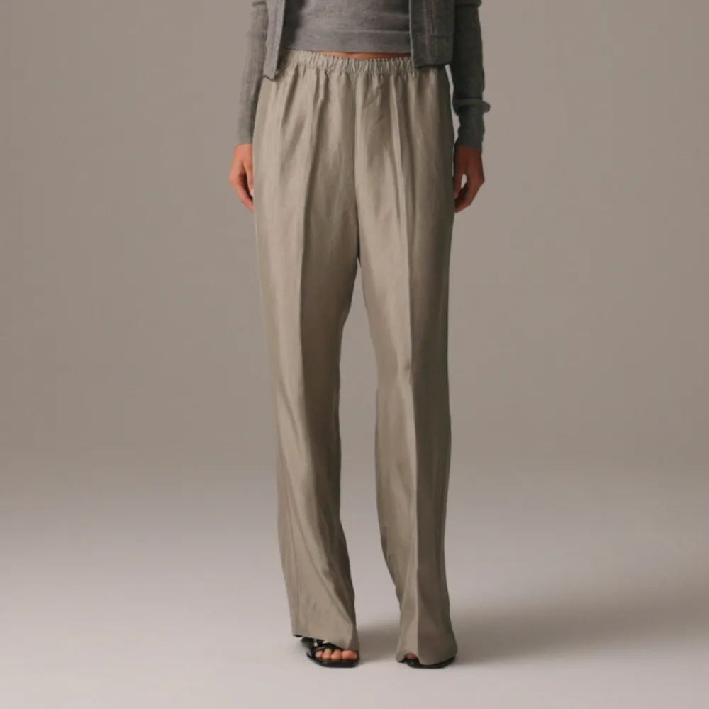 Stratus pant in textured satin