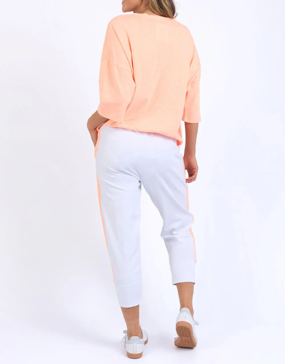 Neon Side Tape 3/4 Brunch Pants - White/Neon Orange