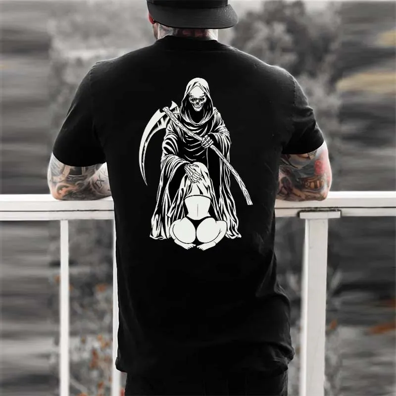 Hiding In The Reaper Crotch Printed Men's T-shirt