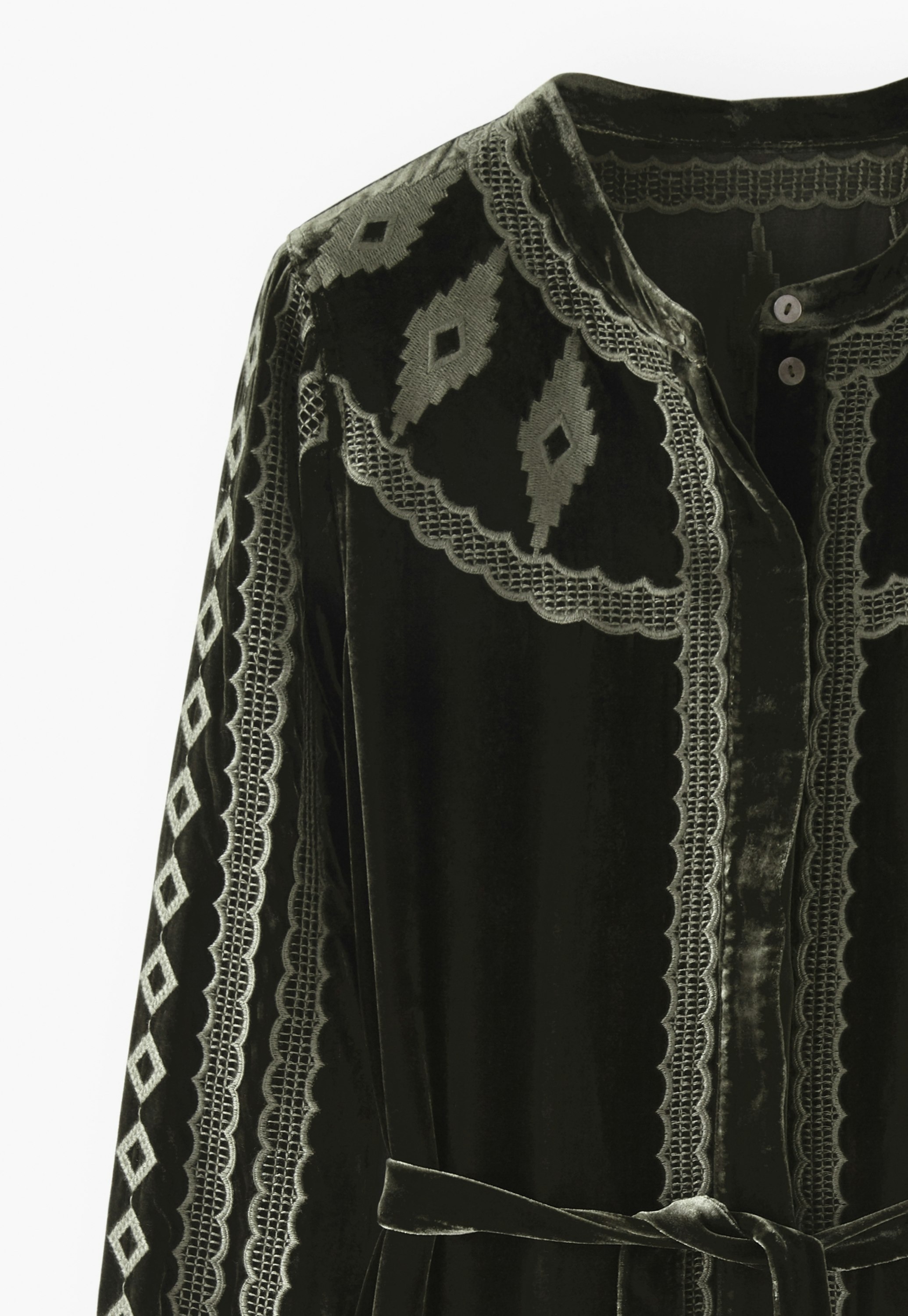 Embroidered dress
Silk & viscose velvet