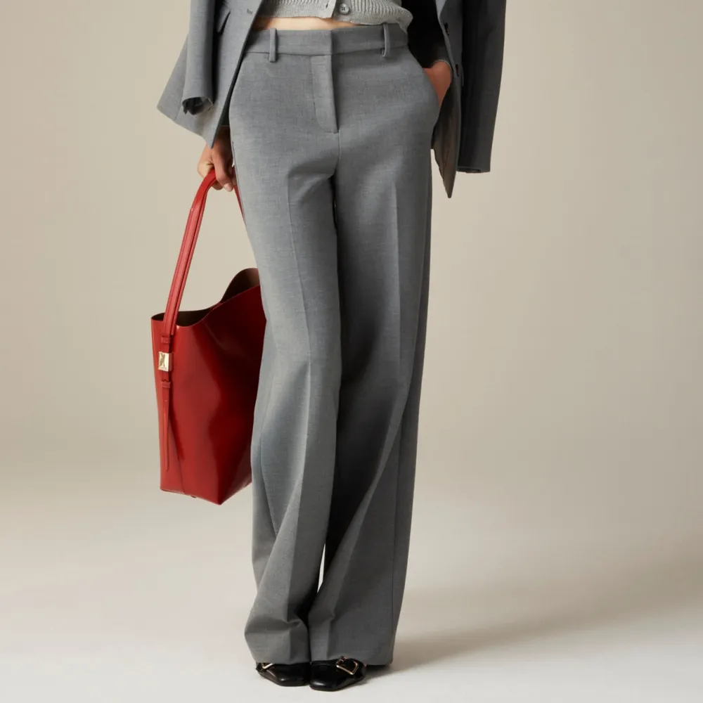 Wide-leg trouser in four-season stretch