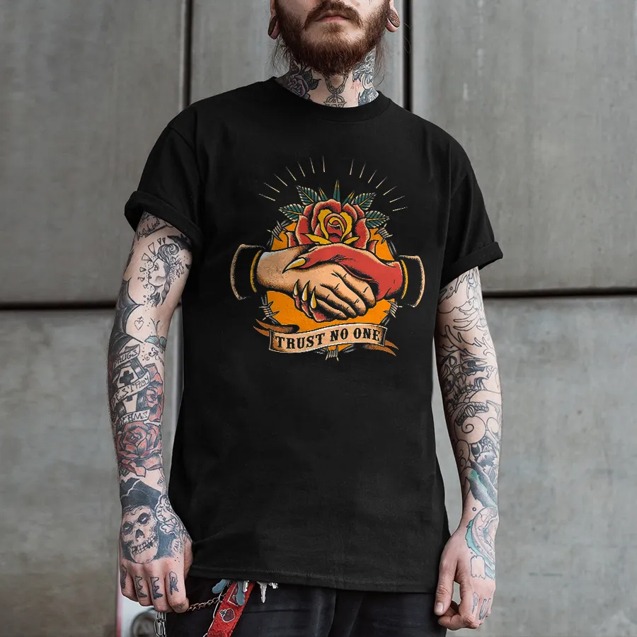 Trust No One Print T-shirt