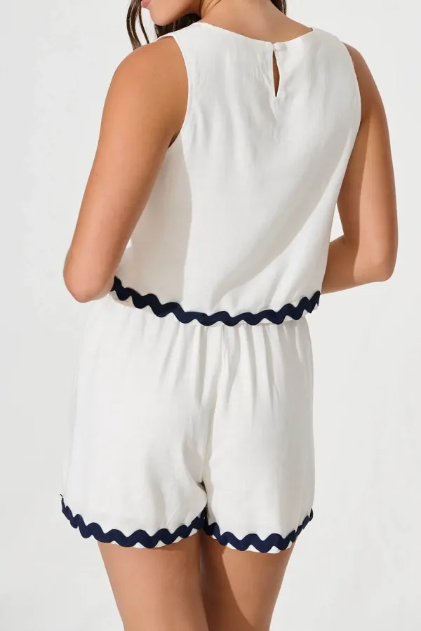 White Scallop Trimmed Elastic Waist Shorts
