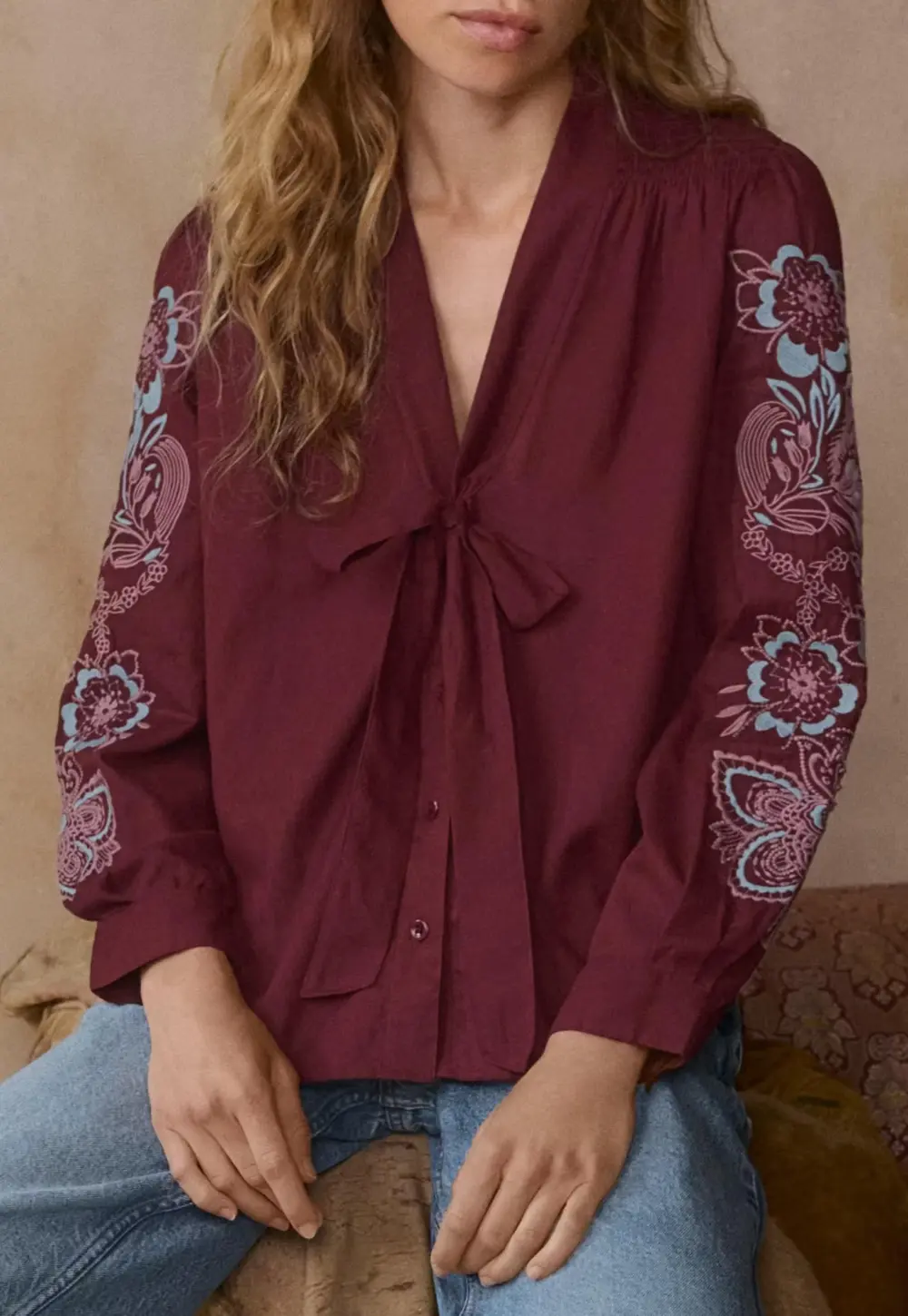 Embroidered blouse
Fine cotton