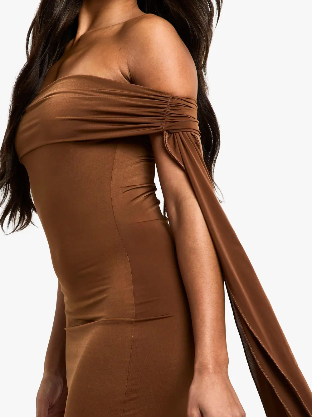 TWIST DETAIL OFF SHOULDER DRAPE MAXI DRESS