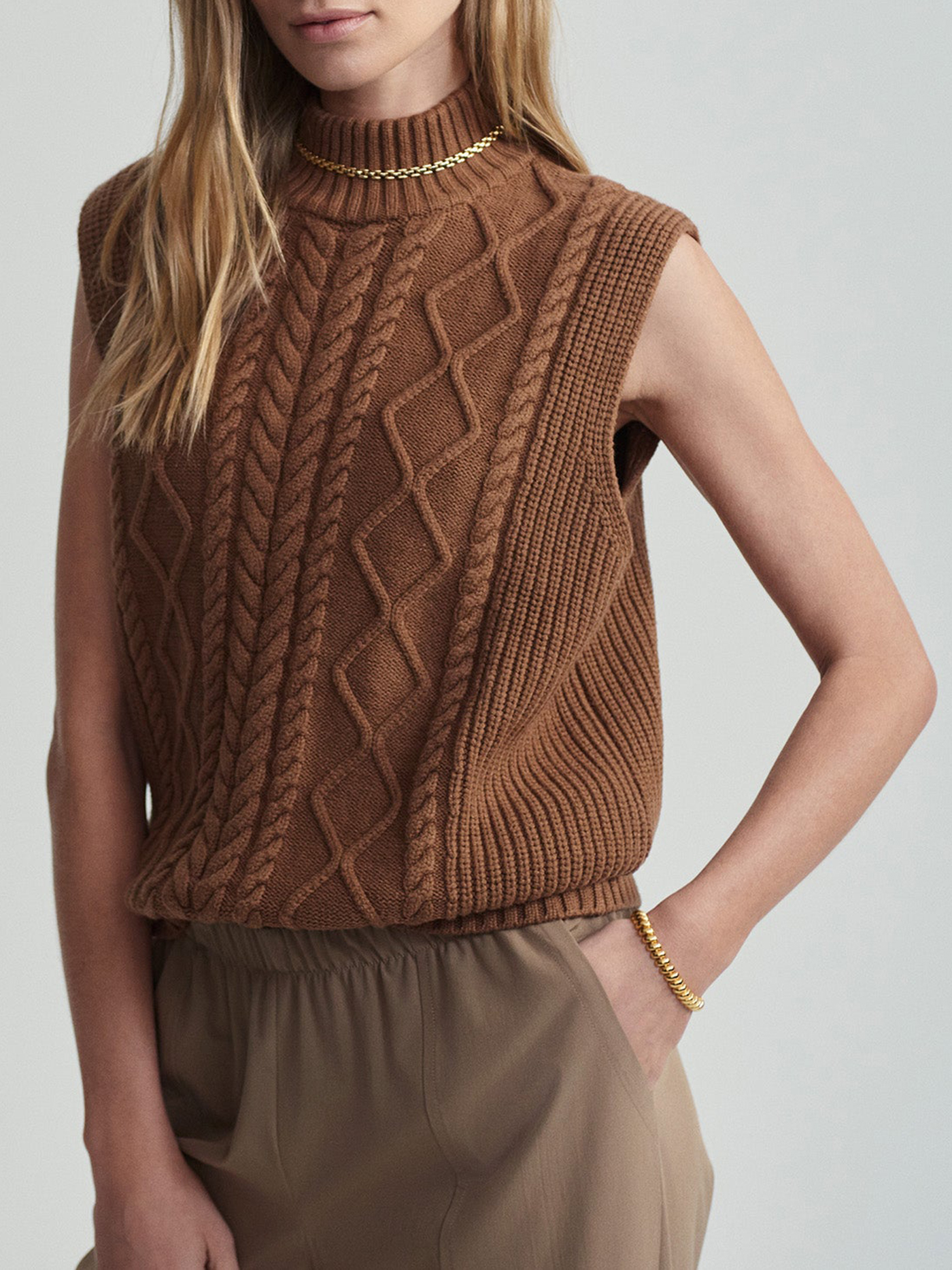 Joilette Roll Neck Vest