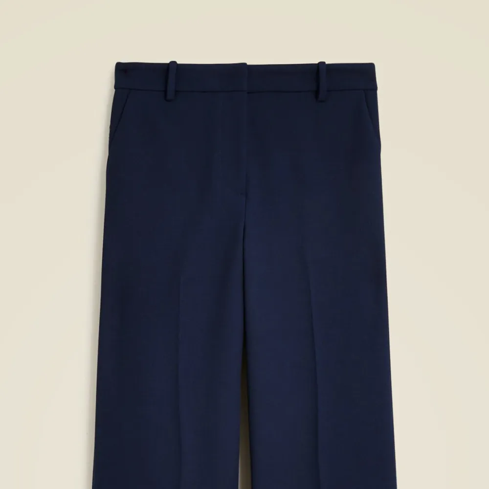 Wide-leg trouser in four-season stretch