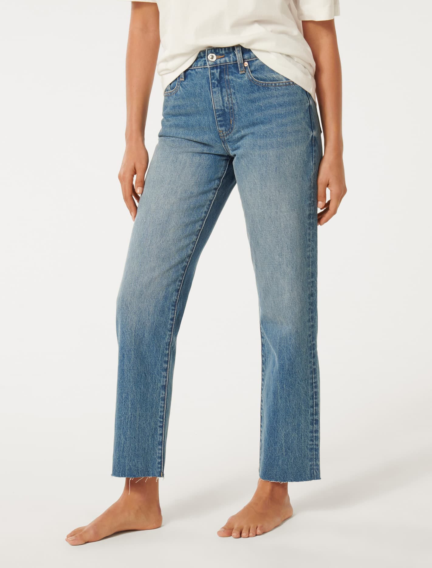 Niki Ankle Straight Jean