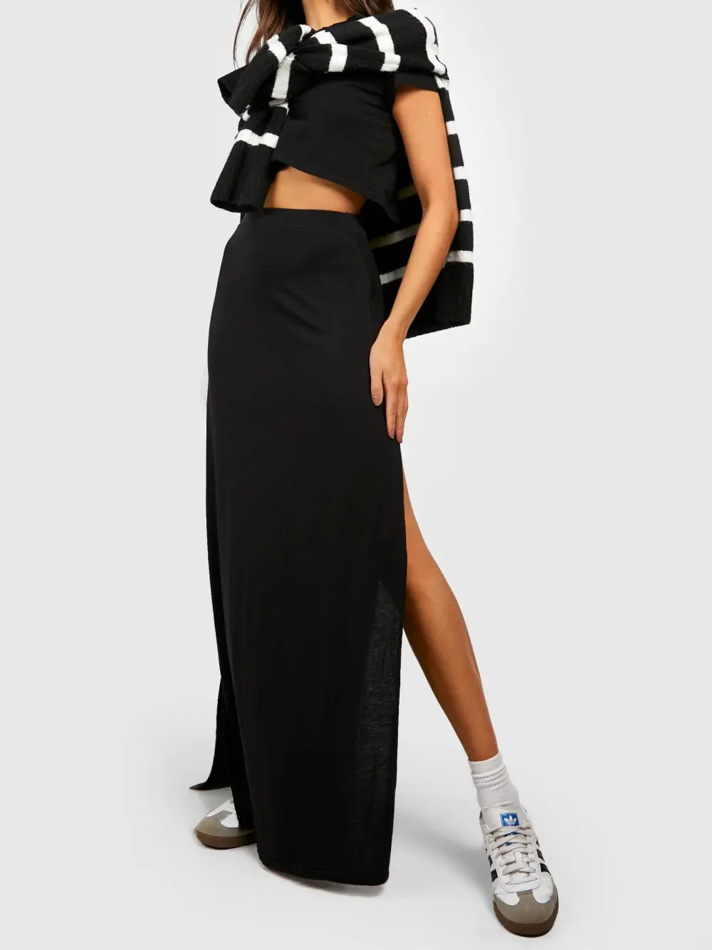 BASIC SOLID BLACK HIGH WAISTED SPLIT MAXI SKIRT