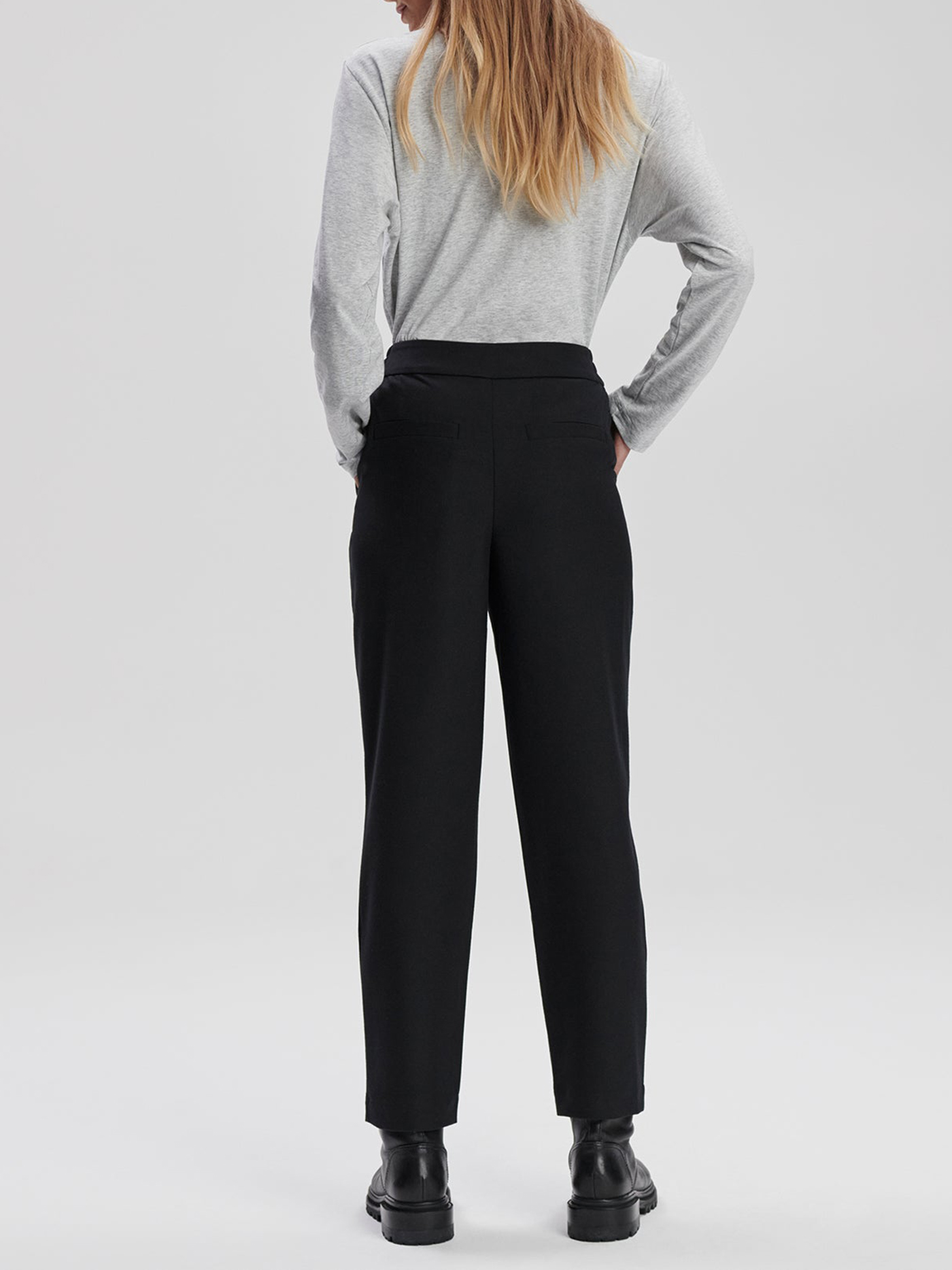 Martha Reg Tapered-Leg Pant 27