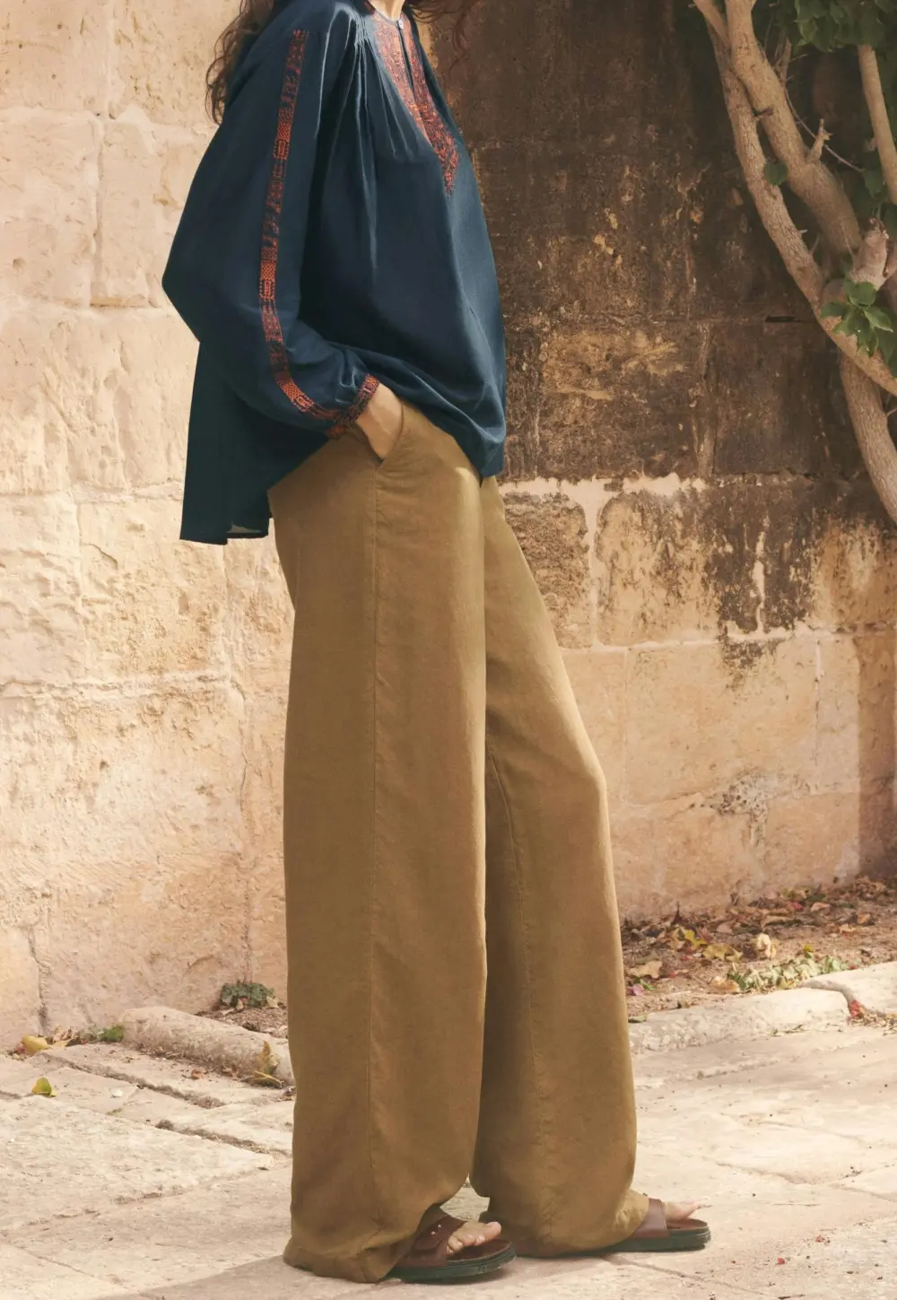 Wide-leg trousers
Lyocell & linen