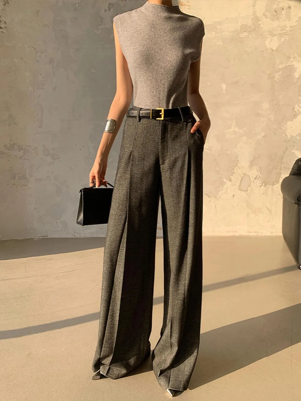 Pleated Detail Wide-Leg Pants Without Belt