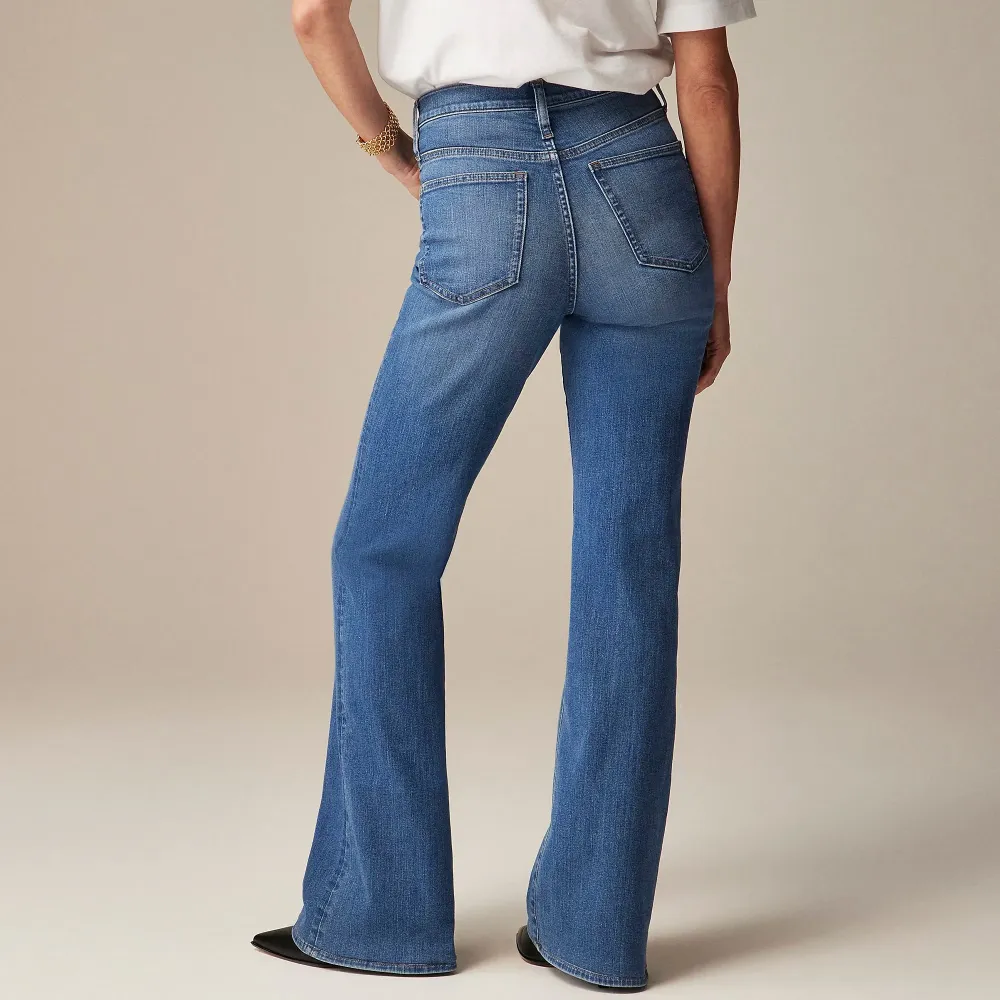 High-rise bootcut jean super-stretch