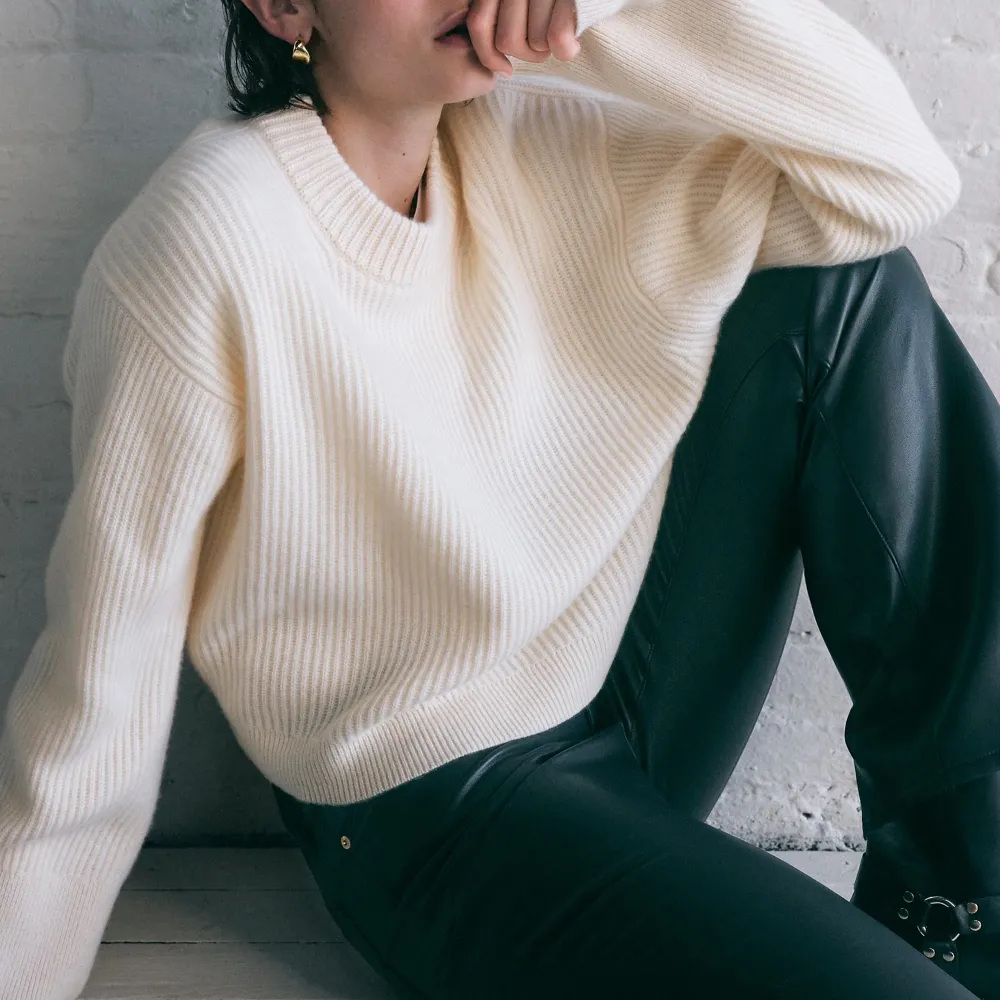 Ribbed cashmere cropped crewneck sweater