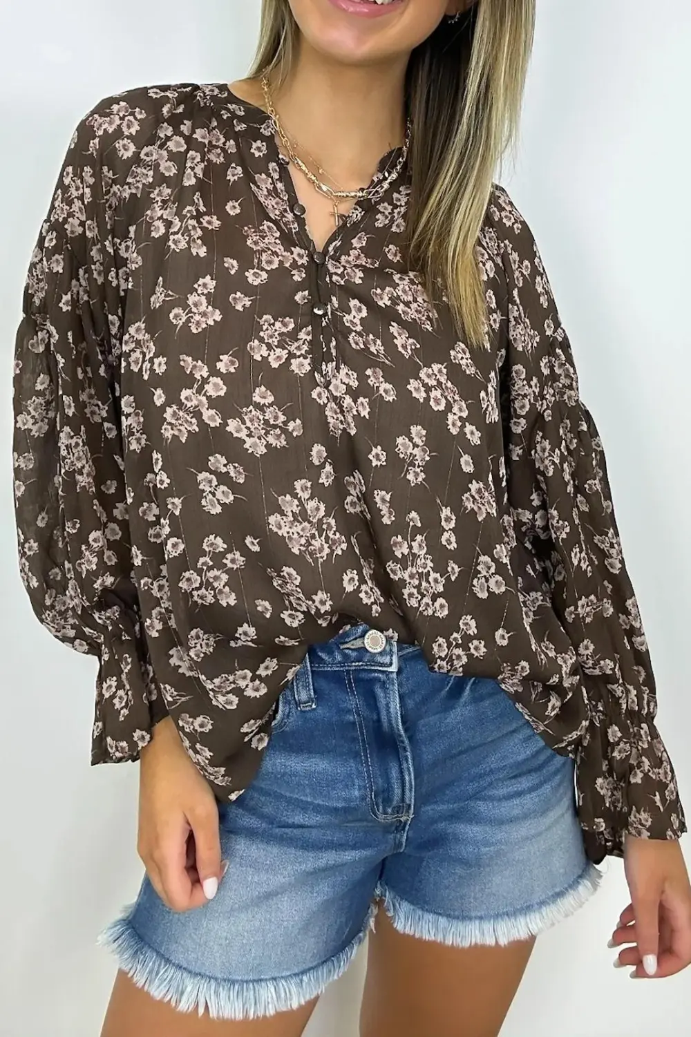 Graceful Energy Button Detail Floral Top