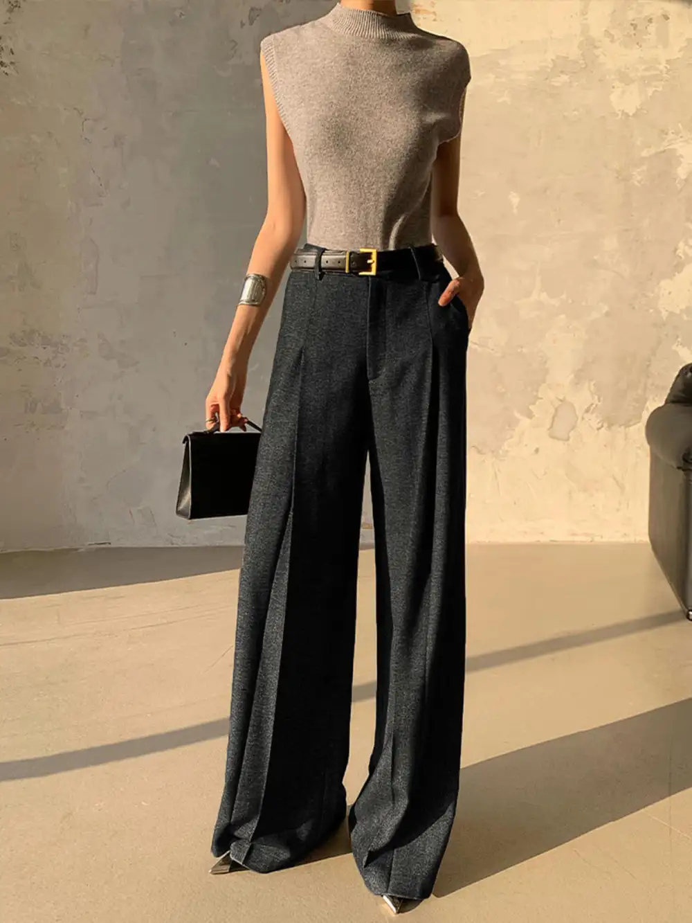 Pleated Detail Wide-Leg Pants Without Belt