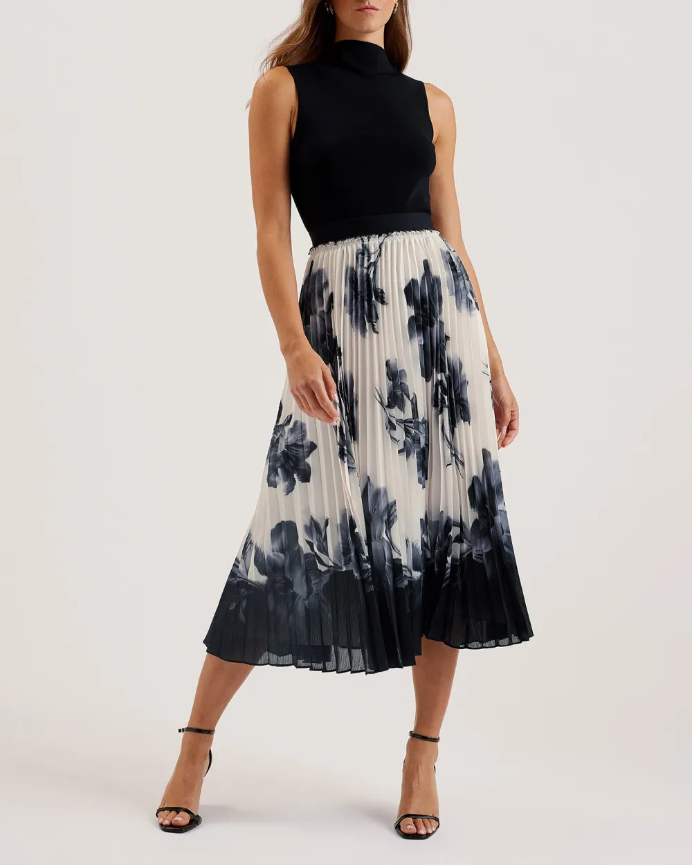 Emista Printed Pleated Midi Skirt Ivory