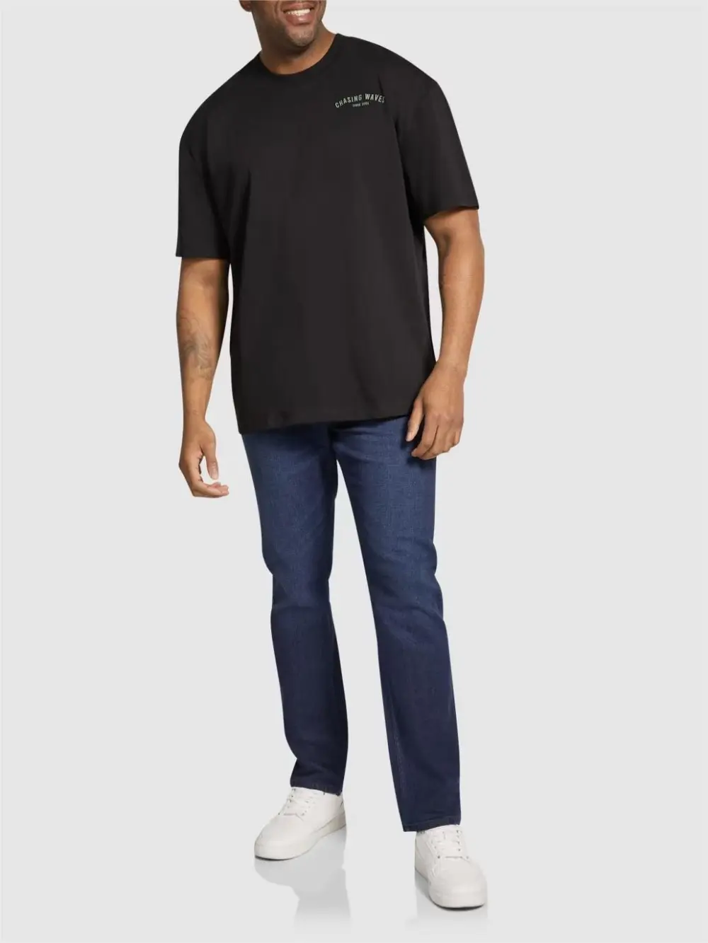 BLACK CHASING WAVES RELAXED FIT TEE